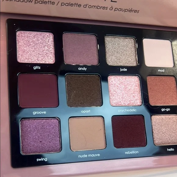 Natasha Denona Retro Eyeshadow Palette - Picture 4 of 9